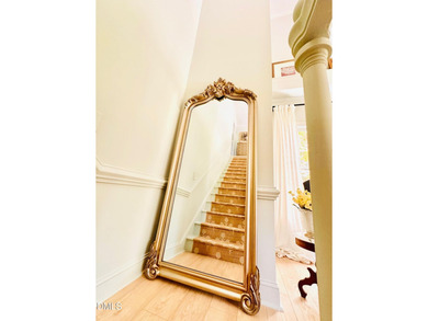 A unique opportunity to acquire a furnished luxury turn-key home - photo 34