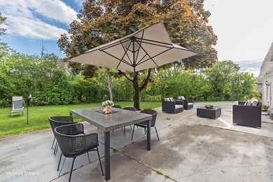 Welcome to this very clean, meticulously maintained, and - photo 36