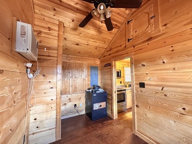 Charming West Texas Homestead. Move in Ready. Cabin with Wood - photo 10