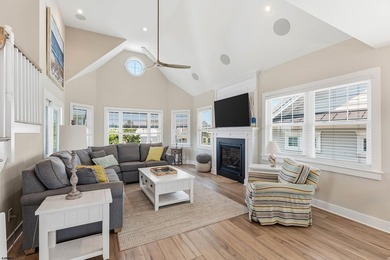 Exceptional ocean views and a premier Gardens location set the - photo 4