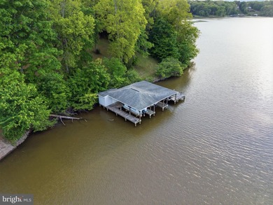 Discover lakefront living at its finest on beautiful Lake Anna! - photo 5
