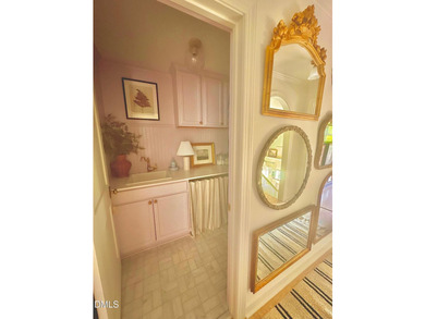 A unique opportunity to acquire a furnished luxury turn-key home - photo 49