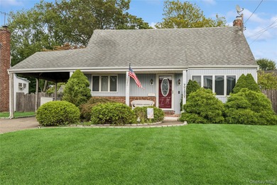 Guggenheim Lake Home Sale Pending in North Babylon New York