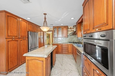Nestled on a quiet, private block, this beautifully maintained - photo 11
