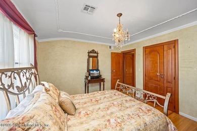 Nestled on a quiet, private block, this beautifully maintained - photo 22