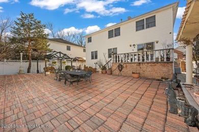 Nestled on a quiet, private block, this beautifully maintained - photo 31