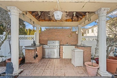 Nestled on a quiet, private block, this beautifully maintained - photo 32