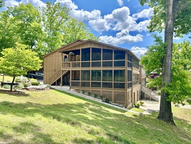 Beautiful upper level condo located in a gated Lake Cumberland - photo 1