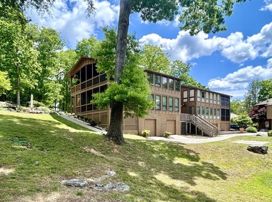Beautiful upper level condo located in a gated Lake Cumberland - photo 5