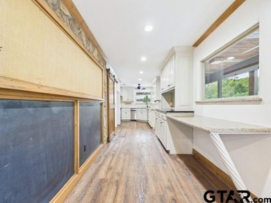 Custom steel-frame home with guest quarters, shop, pool, pond & - photo 7
