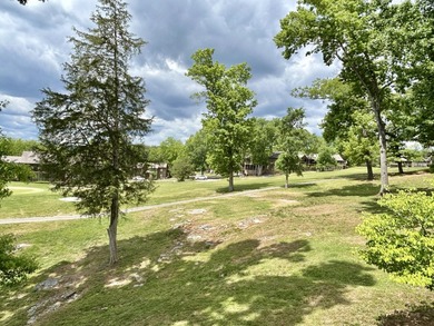 Beautiful upper level condo located in a gated Lake Cumberland - photo 8