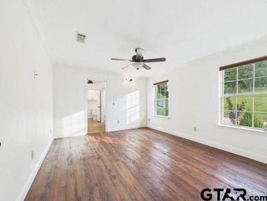Custom steel-frame home with guest quarters, shop, pool, pond & - photo 9