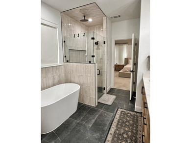 Welcome to this cozy 4-bedroom, 2-bathroom retreat nestled in - photo 16