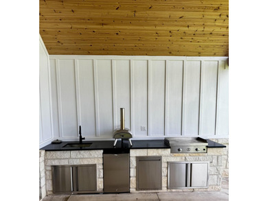 Welcome to this cozy 4-bedroom, 2-bathroom retreat nestled in - photo 21