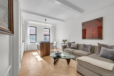 18 West 70 Street Apt 9H | New York, NY 10023 1 Bed 1,5 Baths in - photo 4