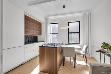 18 West 70 Street Apt 9H | New York, NY 10023 1 Bed 1,5 Baths in - photo 6