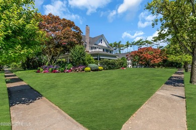 A new price makes this classic home even more appealing! This - photo 4