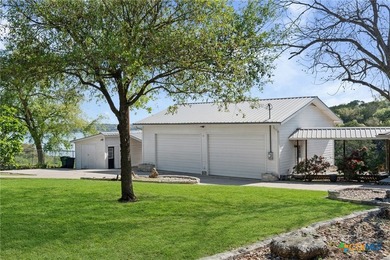 Stunning Lake Belton Retreat on just under 1 Acre Near Belton - photo 6