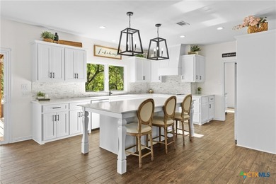 Stunning Lake Belton Retreat on just under 1 Acre Near Belton - photo 10