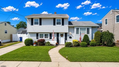 Opportunity to own on an extremely desirable block in Ventnor - photo 1