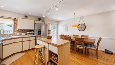 Opportunity to own on an extremely desirable block in Ventnor - photo 6