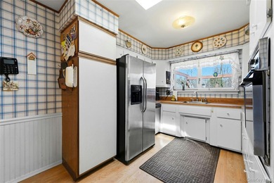Welcome to 19 Duke Place! This is a beautifully maintained home - photo 13