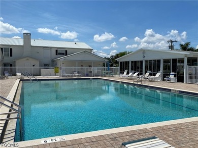 Spacious Single Wide Manufactured Home located in Carriage - photo 15