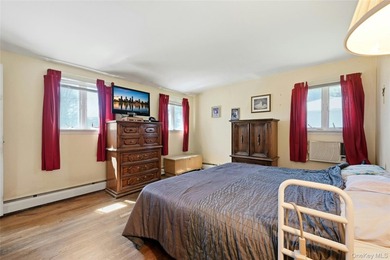 Welcome to 19 Duke Place! This is a beautifully maintained home - photo 22