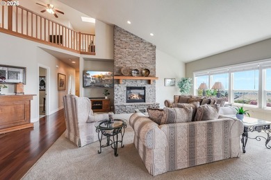 Beautifully maintained Craftsman style home offering main level - photo 7