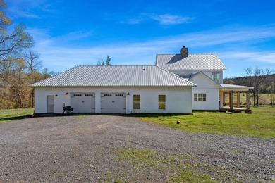 Welcome to your private country oasis! Nestled in an exclusive - photo 3