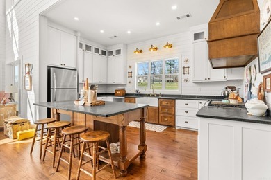 Welcome to your private country oasis! Nestled in an exclusive - photo 10