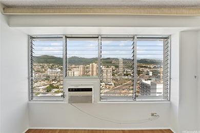 Move-in ready high floor studio with in unit laundry and - photo 7