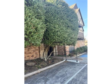 Cozy condo in the Heart of Downtown Tulsa. Enjoy downtown living