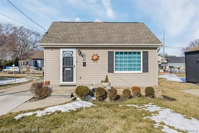 Lake Saint Clair Home For Sale in Saint Clair Shores Michigan