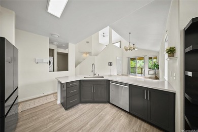 Thoughtfully renovated, this desirable end-unit 3-bedroom - photo 5