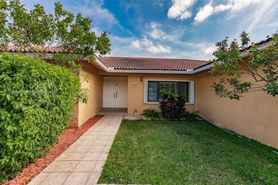 (private lake, pond, creek) Home Sale Pending in Plantation Florida