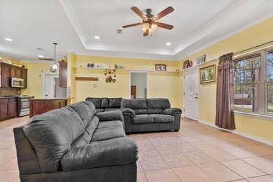 This stunning 3 bedroom, 2 bathroom home in Rayburn Country is - photo 4