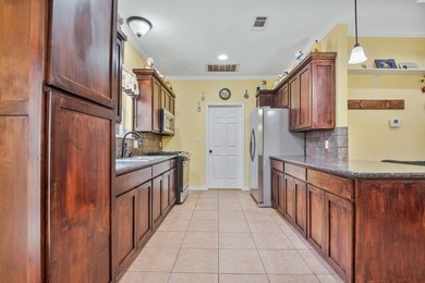This stunning 3 bedroom, 2 bathroom home in Rayburn Country is - photo 5