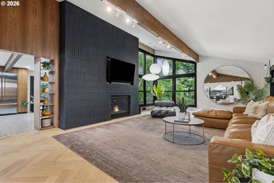 Impeccably reimagined and totally dialed in, this Mid-Century - photo 4