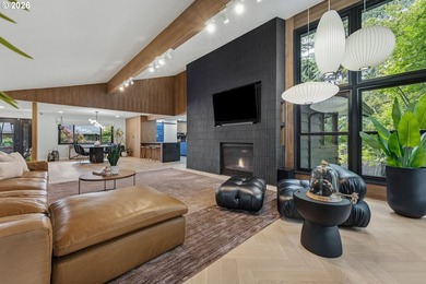 Impeccably reimagined and totally dialed in, this Mid-Century - photo 7