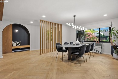 Impeccably reimagined and totally dialed in, this Mid-Century - photo 9