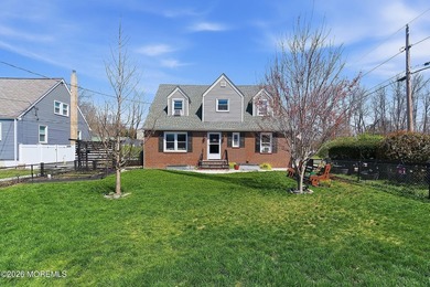 Welcome to this beautiful Cape Cod-style home nestled in - photo 1