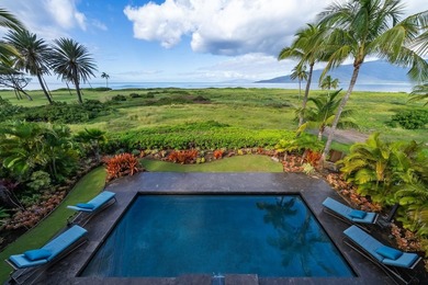 Sunlight and ocean breezes flow through 21 feet of bi-folding - photo 4
