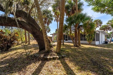 Welcome to this beautifully maintained waterfront retreat in - photo 33