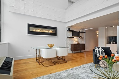 This 1,400 sq.ft. 2 bedroom, 2 bathroom duplex penthouse at - photo 8