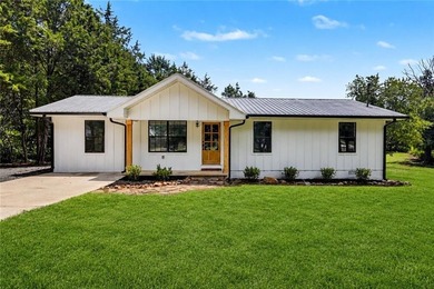 Beautifully Renovated Ranch on 1.17 Acres in Cumming, Forsyth