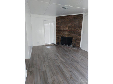 Property is as is. seller will not do any repairs. beautiful - photo 3