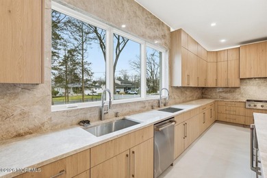 LUXURY NEW CONSTRUCTION! This Gorgeous House is 4135 sq ft. 8 - photo 5