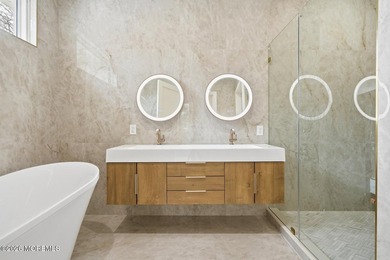 LUXURY NEW CONSTRUCTION! This Gorgeous House is 4135 sq ft. 8 - photo 7