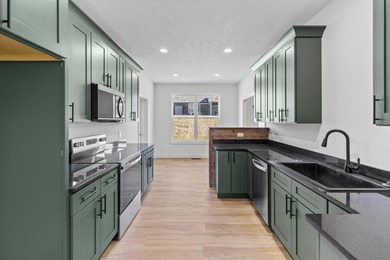 Remarkable new construction in premier lakefront community - photo 8
